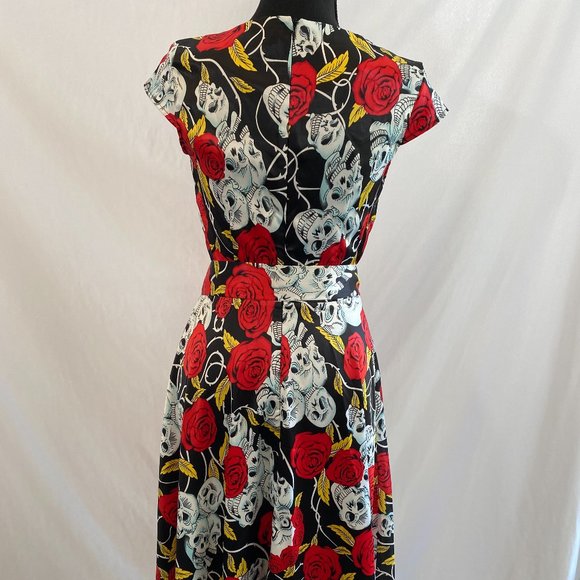 Dress Tells White Skulls Red Roses Satin Fit & Flare Rockabilly Dress NWOT Small - Picture 11 of 15
